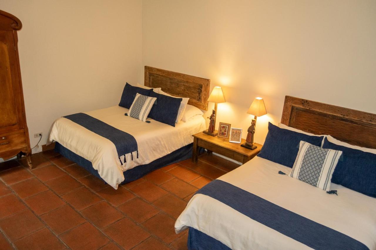 Hotel La Villa Serena Antigua Esterno foto