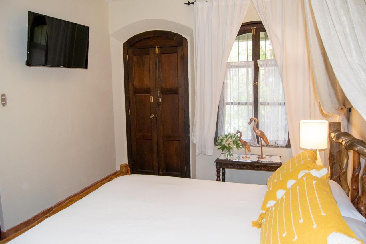 Hotel La Villa Serena Antigua Esterno foto