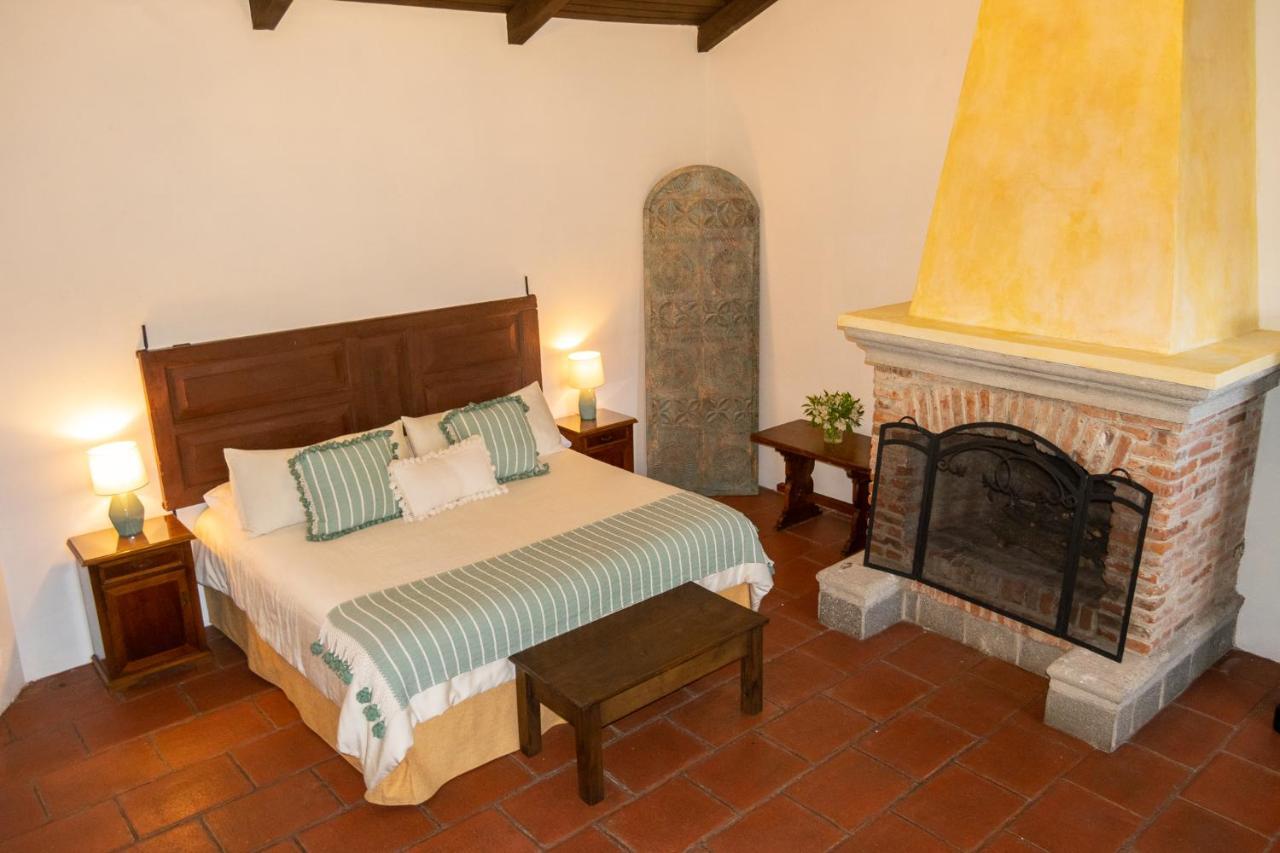 Hotel La Villa Serena Antigua Esterno foto
