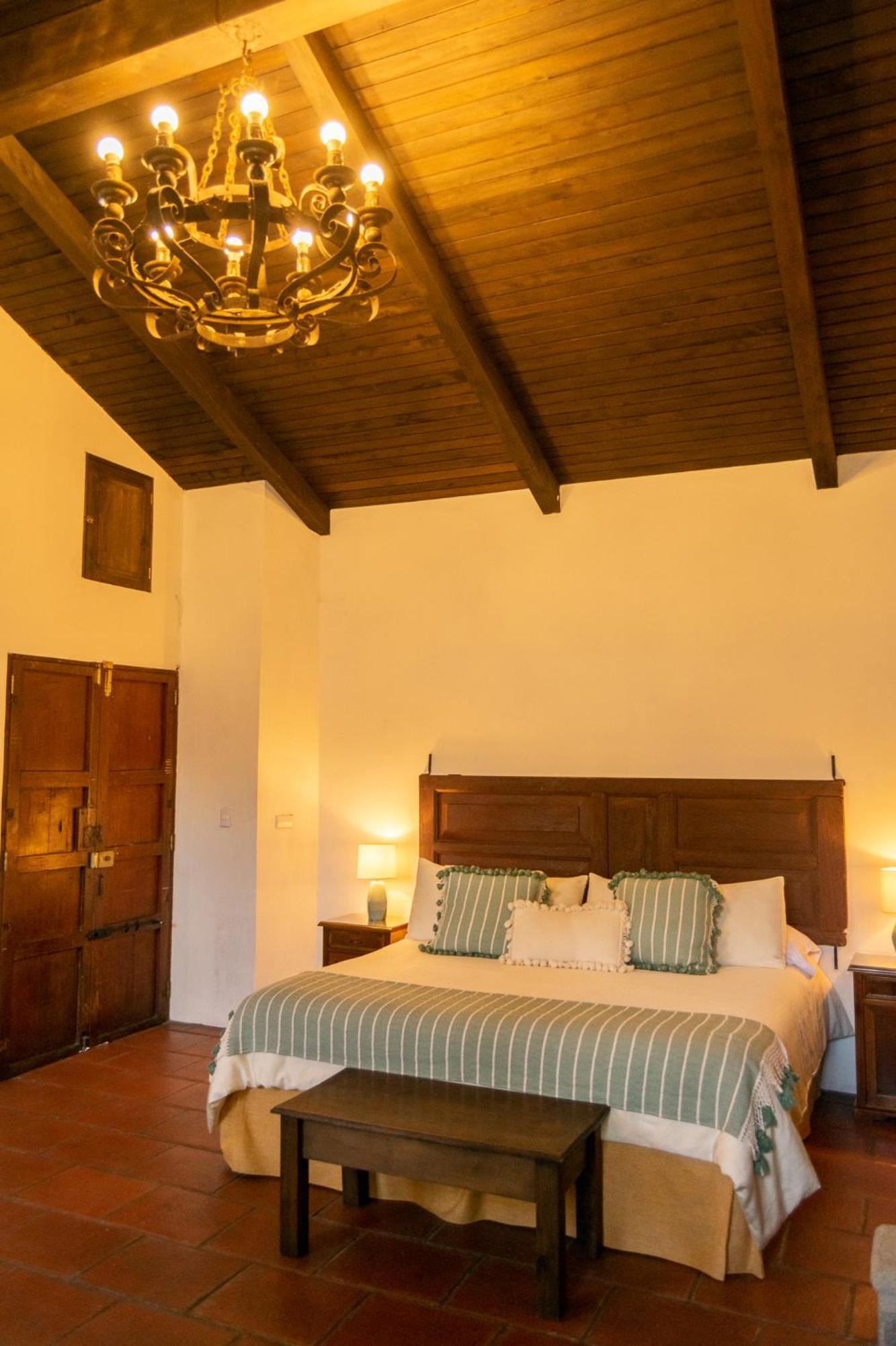 Hotel La Villa Serena Antigua Camera foto